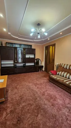 Продам 2-комн. квартиру на Гвардейке 83 квартал. Макеевка