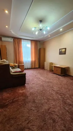 Продам 2-комн. квартиру на Гвардейке 83 квартал. Макеевка