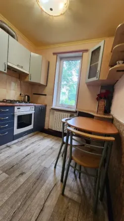 Продам 2-комн. квартиру на Гвардейке 83 квартал. Макеевка