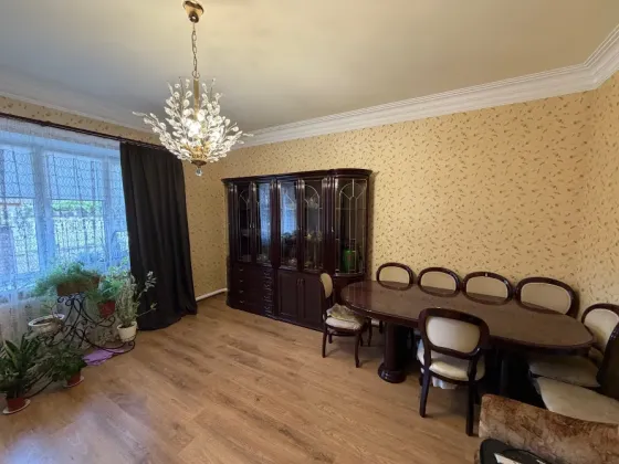 Продам жилой дом в 2-х уровнях, 140 м.кв., 10 соток - Макеевка, мкр. Восточный Макеевка