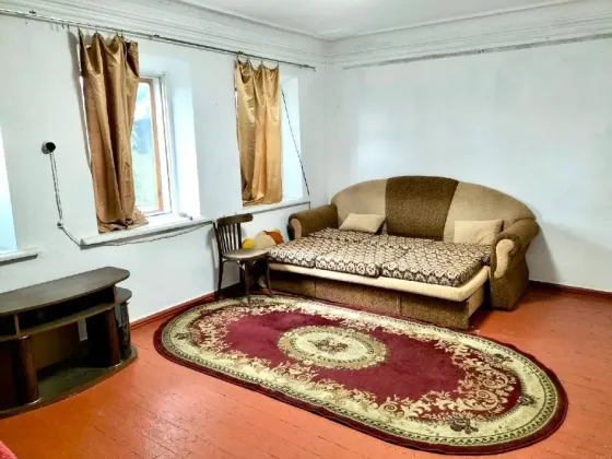 Продаётся кирпичный, жилой, без повреждений домик. Мариуполь