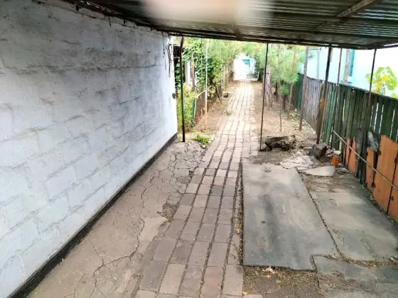Продаётся кирпичный, жилой, без повреждений домик. Мариуполь