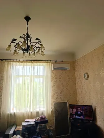 Продам 2х комнатную сталинку в центре Донецк