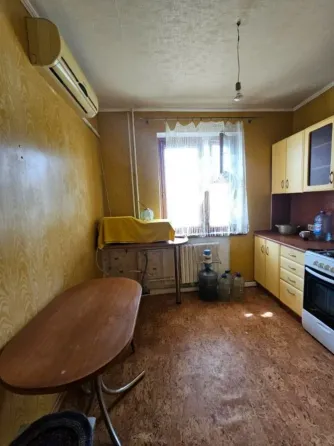 Продается 2 комнатная квартира Пухова Ленинский р-н чешка Донецк