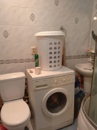 Продам отличную 2-комнатную квартиру в Калининском районе. Донецк
