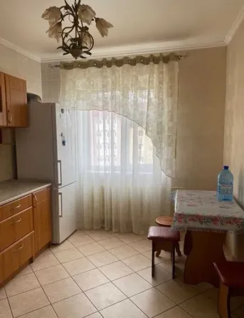 Сдается трехкомнатная квартира в Куйбышевском районе Донецк