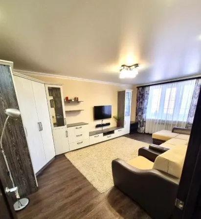 Сдаю 2-к комн. квартиру 47м² в Калининском р-не Донецк