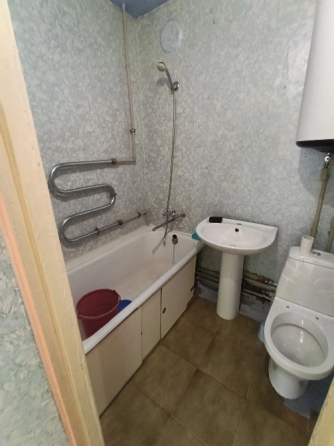 Срочно продам квартиру 1 комнатную 2/5 Город Харцызск, ул. Октябрьская, центр Харцызск