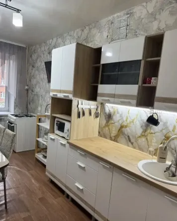 Сдается 2-х ком просторная кв (65 кв.м) в Киевском р-не возле церкви Донецк