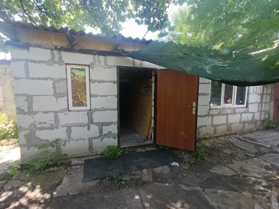 Продам отдельно стоящий дом в Пролетарском районе Донецк