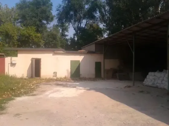 Продается отдельно стоящее коммерческое помещение, ул. Молодых Шахтеров Донецк