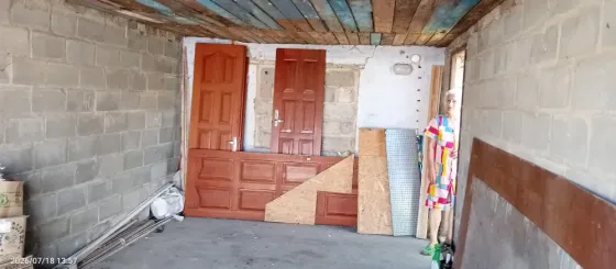 Сдам гараж в частном секторе,надолго. Мариуполь