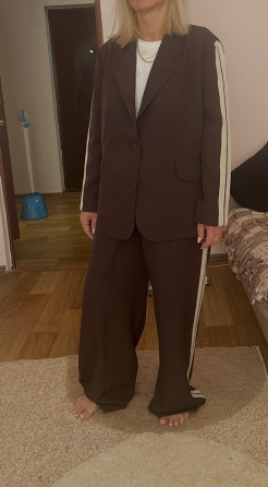 Женский костюм. Донецк
