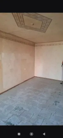 продам 1 к.кв. киевский р. освобождения -розы . 2500 мил р торг.. Донецк
