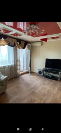 сдам 3 к.кв. кировский р. пинтера 40000 р. хозяйка бочку поставит. Донецк
