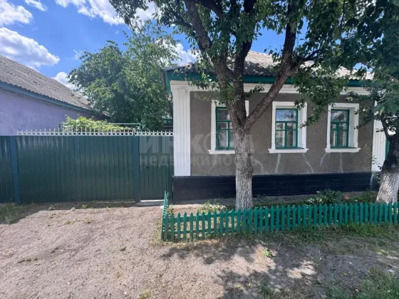 Дом 69.70м2+30м2 флигель Чапаева Луганск