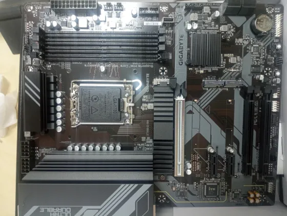 Материнская плата Gigabyte Z790 D AX НоВаЯ Донецк