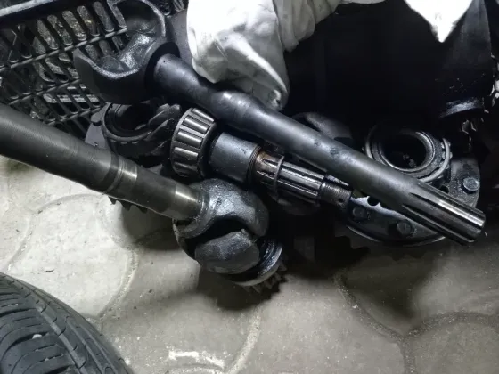 Продаю запчасти на военный мост уаз Донецк