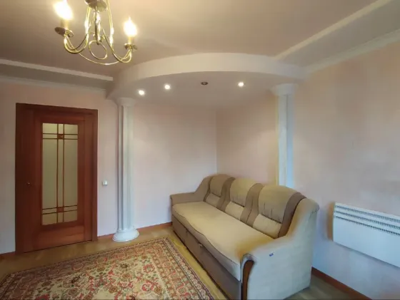 Продам 3-х комнатную квартиру в Калининском р-не Донецка, ул. Ходаковского. Донецк