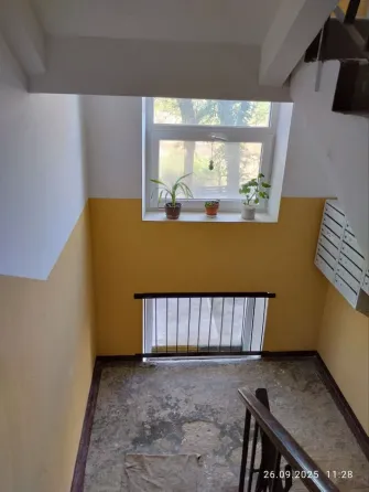 Продается 2 к.кв-ра в Левобережном р-не, пересечение улицы Владимирской и ул. Московской. Мариуполь