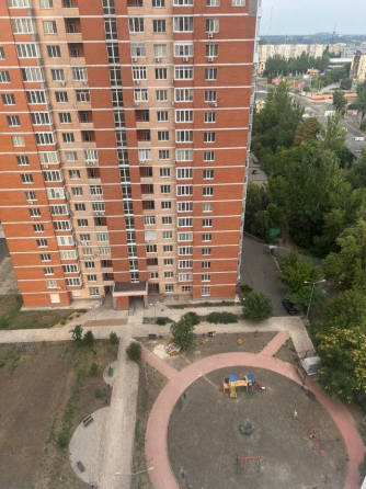 3-комнатная под ваш ремонт в жк фаворит Донецк