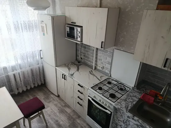 Предлагаю посуточно 2к квартиру с водой в Кировском районе на Текстильщике Донецк
