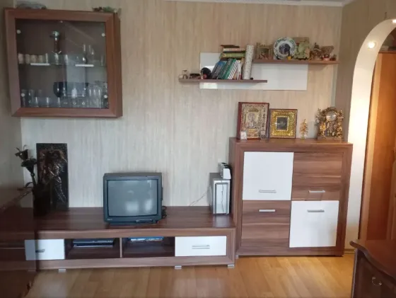 Продам 2-х комнатную квартиру с хорошим ремонтом , Гвардейка, 8-8, ул.. Уборевича. Макеевка