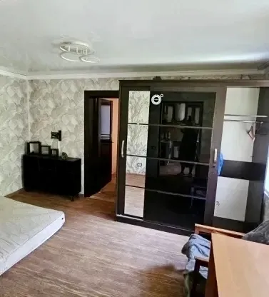 Продам 2к.кв. Сталинка. Петровский р-н. Ориентир пл.Победы. ул. Таймырская. Донецк