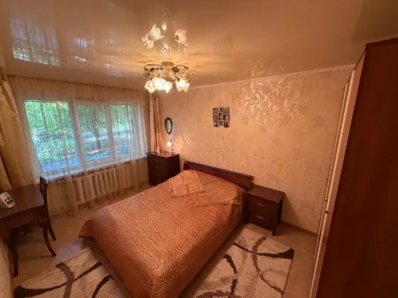 Продажа 3-комнатной квартиры в Калининском районе, улица Калужская. Пр-т Ильича. Больница Калинина Донецк