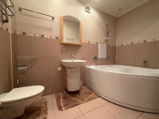 ПPОДAЖA: 3-х комнатная с ремонтом 86.5 м² / Ворошиловский район / б-вар Пушкина Донецк