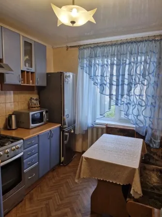 Отличная квартира, сквер Строитель Донецк