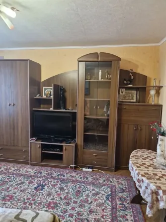 Отличная квартира, сквер Строитель Донецк