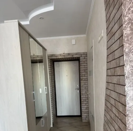Сдаю однокомнатную квартиру 40.0 м² этаж 3 город Донецк, Ворошиловский район, Бульвар Пушкина Донецк