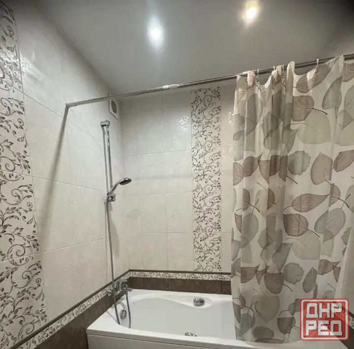 Сдаю однокомнатную квартиру 40.0 м² этаж 3 город Донецк, Ворошиловский район, Бульвар Пушкина Донецк - изображение 3