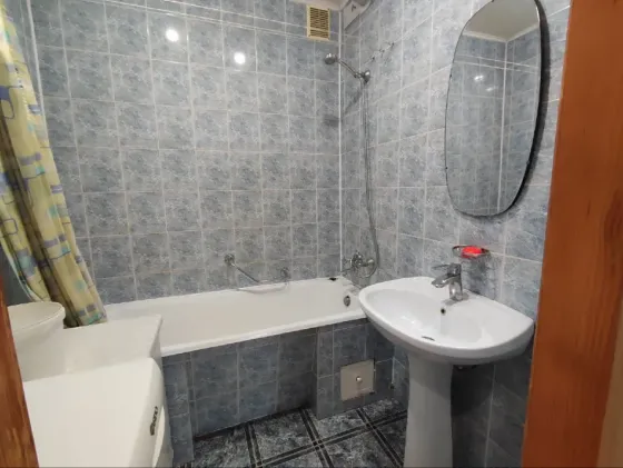 Продам 3-х комнатную квартиру в Ленинском р-не Донецка. Донецк
