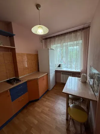 Аренда 2-комнатная квартира в Ворошиловском районе - пл. Ленина- пр. Ильича - Вода Согласно Графика Донецк