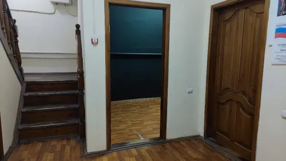 Кабинет 15м2 Цоколь с окном Пол этажа от входа! Самый Центр Прохладно летом Тепло зимой Юр. адрес Донецк