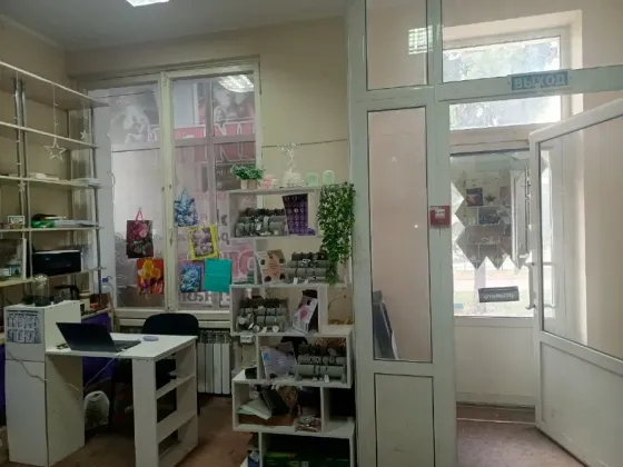 Сдаю 20 м., Артема (жд), фасадное, отдельный вход Донецк