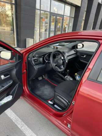 Продам Kia Rio 2012 год Донецк