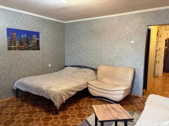 Продам 1 ком в Калининском районе Донецк