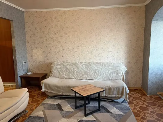 Продам 1 ком в Калининском районе Донецк