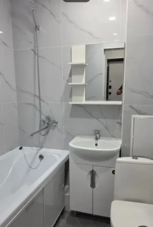 Продаю 1к.кв 945 кв-л с капитальным ремонтом. Макеевка
