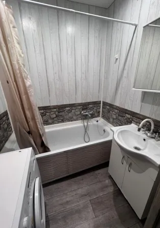 Сдаётся 1-комнатная квартира 36м² в Калининском районе, улица Овнатаняна, 28 Донецк