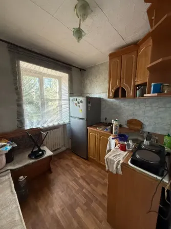 Продам 2-х комнатную квартиру в Червоногвардейском районе, улица Давыденко ( ор-р магазин Влад) Макеевка