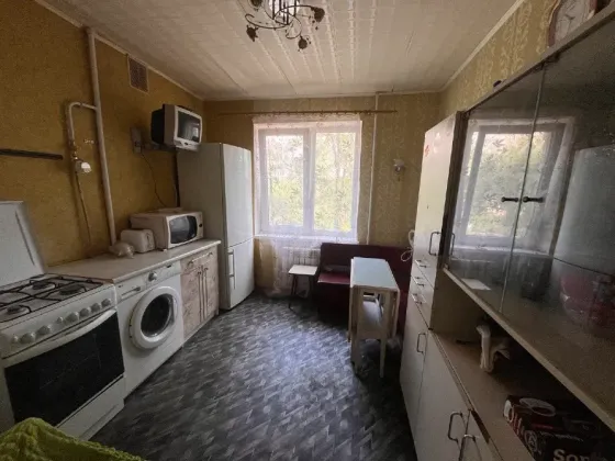 Продаётся 3-х комн. квартира 57 кв.м. Мариуполь