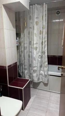 Сдаётся трёх комнатная квартира в центре, Площадь Ленина Донецк