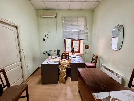Продам 3х этажное помещение под офис, центр Грин Плаза парковка Донецк
