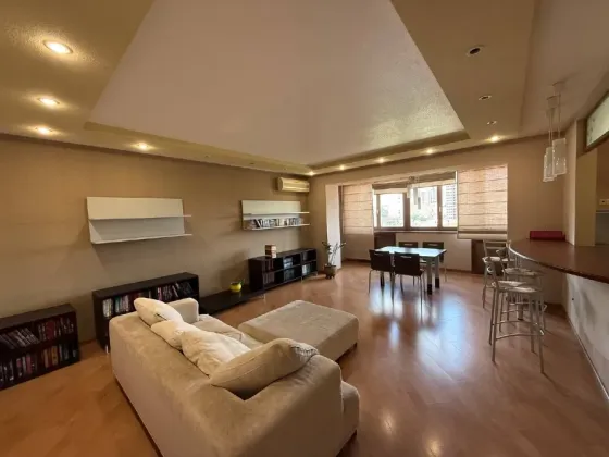 Просторная 3-к квартира 115 м² на пр. Богдана Хмельницкого - идеальный вариант для большой семьи! Донецк