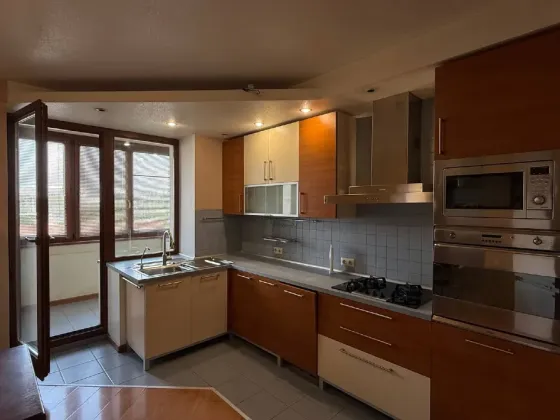 Просторная 3-к квартира 115 м² на пр. Богдана Хмельницкого - идеальный вариант для большой семьи! Донецк