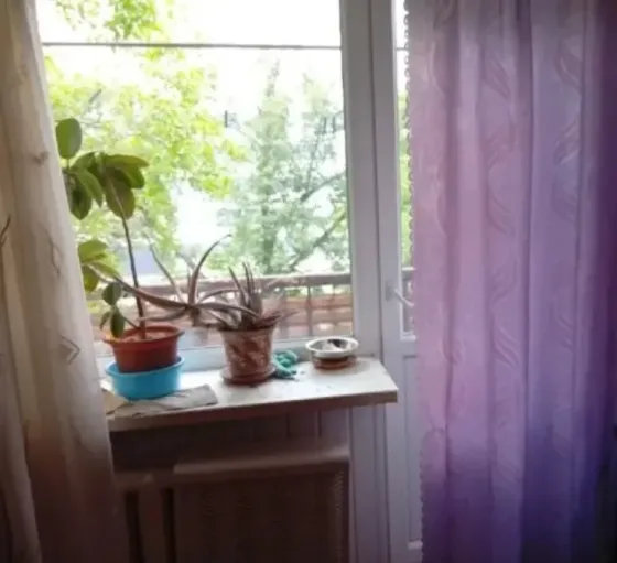 двухкомнатная.. недорого .. хорошая транспортная развязка Донецк